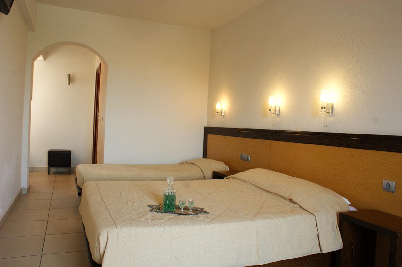 Aposperides Hotel Livadi  Dış mekan fotoğraf